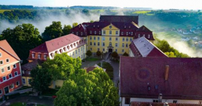 Гостиница Schlosshotel Kirchberg  Кирхберг-На-Ягсте